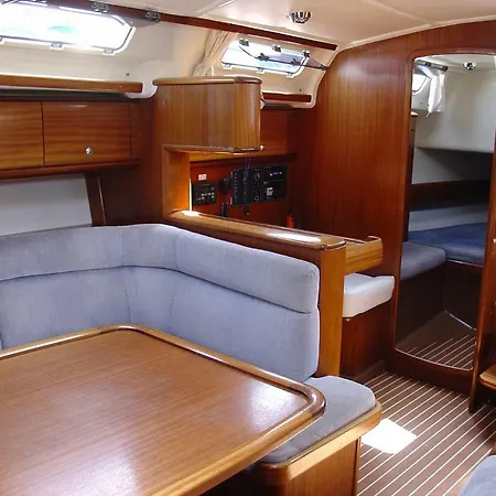 Botel ▷ Sailing Yacht As Houseboat For You *